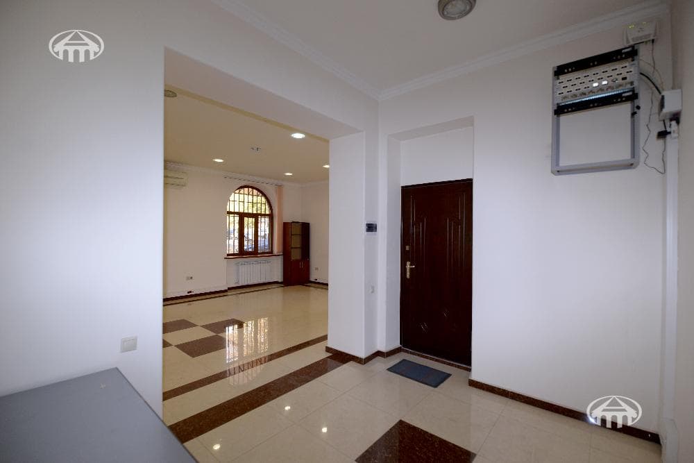 Retail · 79 m² · Arabkir