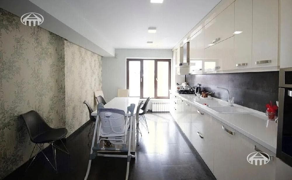 Особняк · 6 комн. · 380 м² · Арабкир