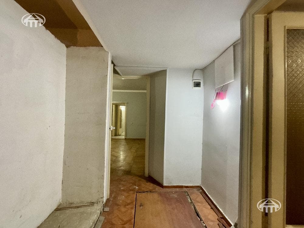Office · 52 m² · Kentron