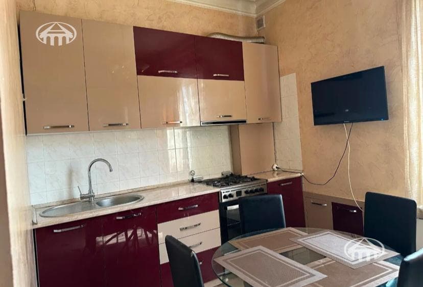 Apartment · 3 rooms · 71 m² · Kentron