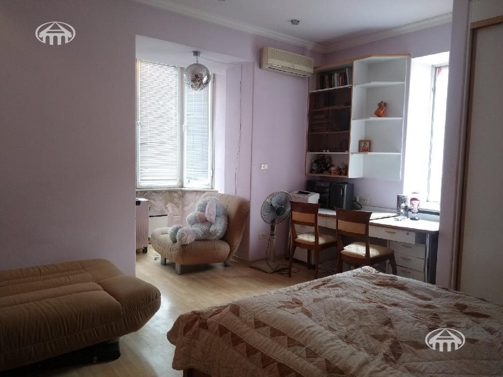 Квартира · 3 комн. · 107 м² · Кентрон