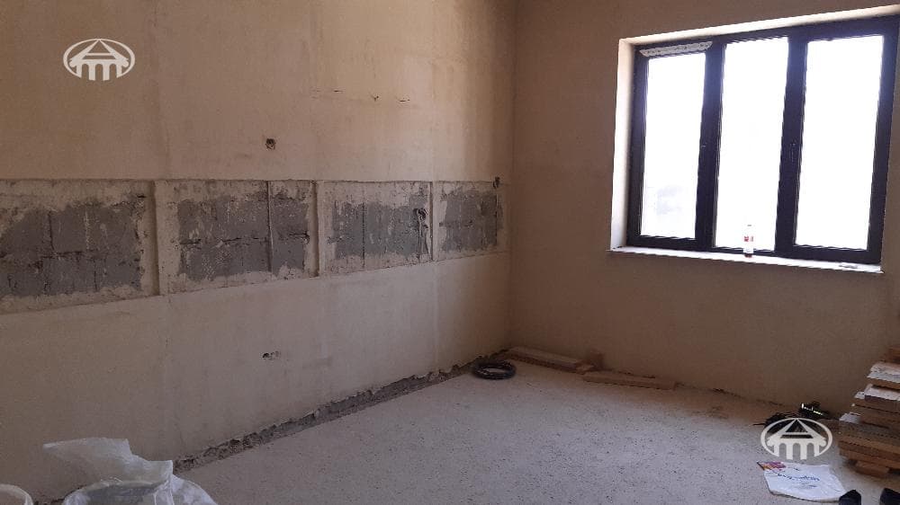 Mansion · 6 rooms · 244.5 m² · v. Arinj