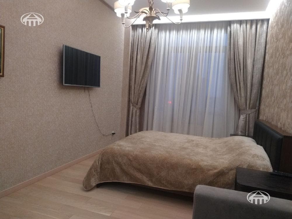 Квартира · 4 комн. · 200 м² · Кентрон