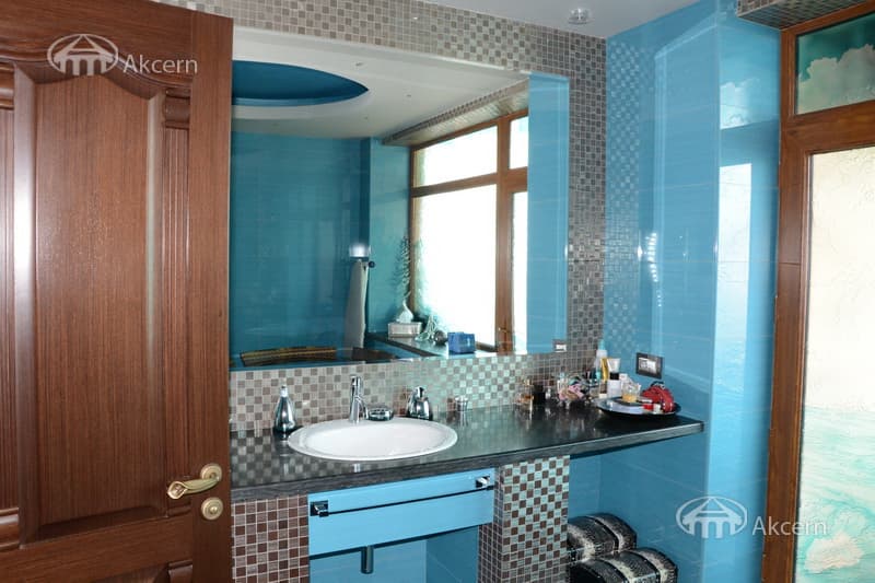 Apartment · 3 rooms · 177 m² · Arabkir