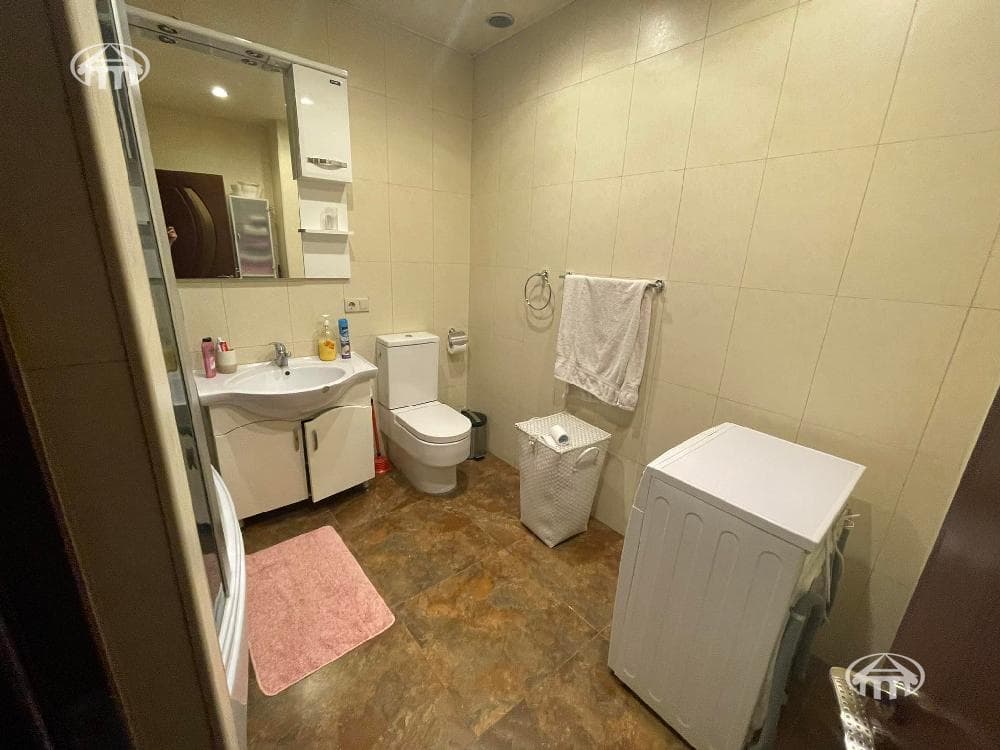 Բնակարան · 3 սեն. · 92 մ² · Կենտրոն