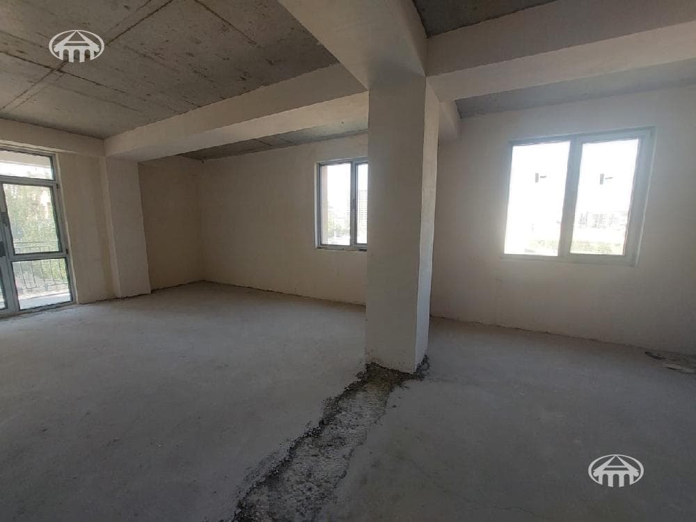 Квартира · 4 комн. · 103 м² · Аван