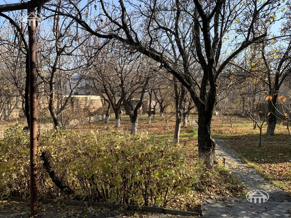 Առանձնատուն · 5 սեն. · 212 մ² · Գետամեջ
