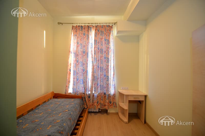 Apartment · 2 rooms · 70 m² · Kentron