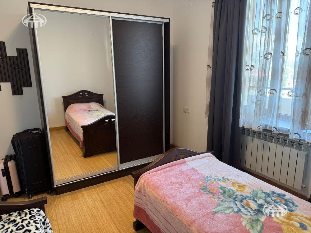Apartment · 3 rooms · 87 m² · Kentron