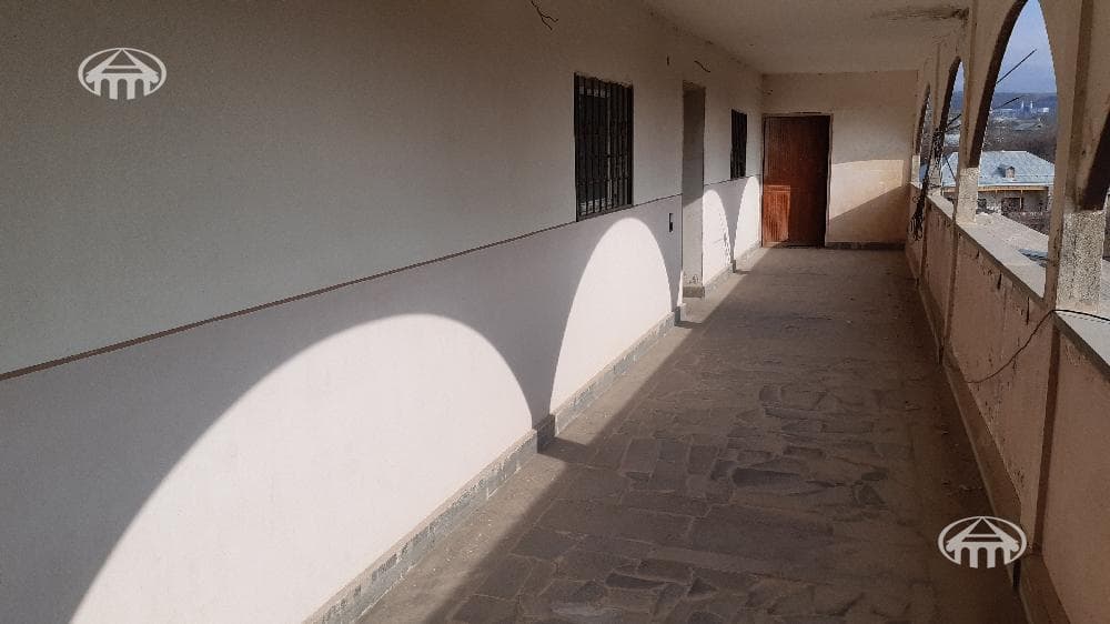 Mansion · 9 rooms · 1,117 m² · Arzni