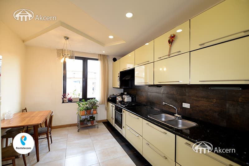 Apartment · 4 rooms · 159 m² · Kentron