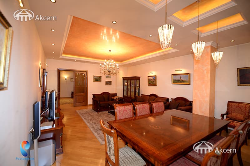 House · 6 rooms · 280 m² · Arabkir