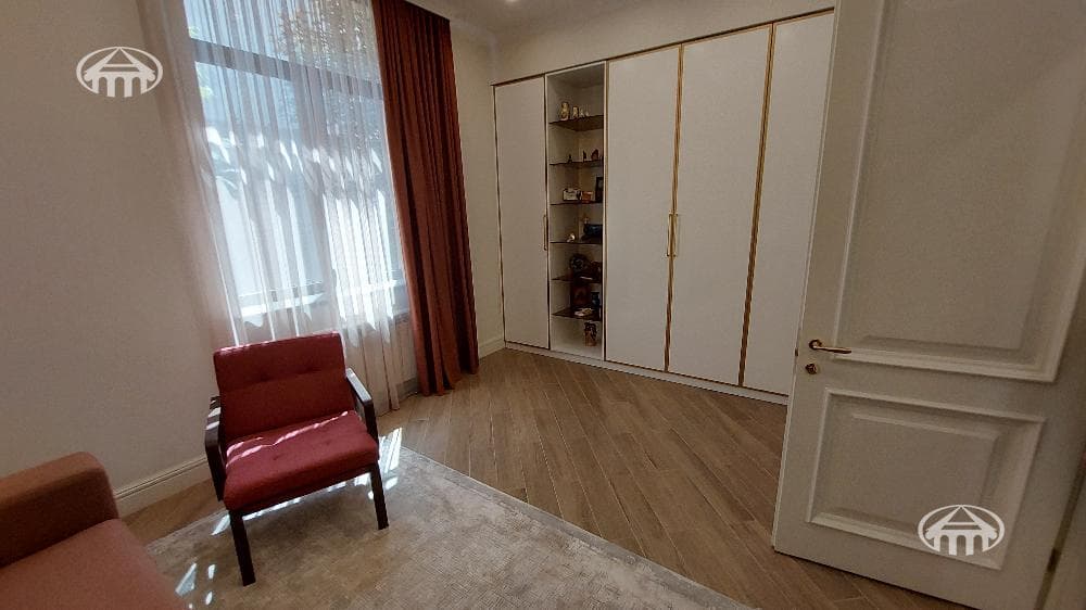 Mansion · 5 rooms · 600 m² · Davtashen