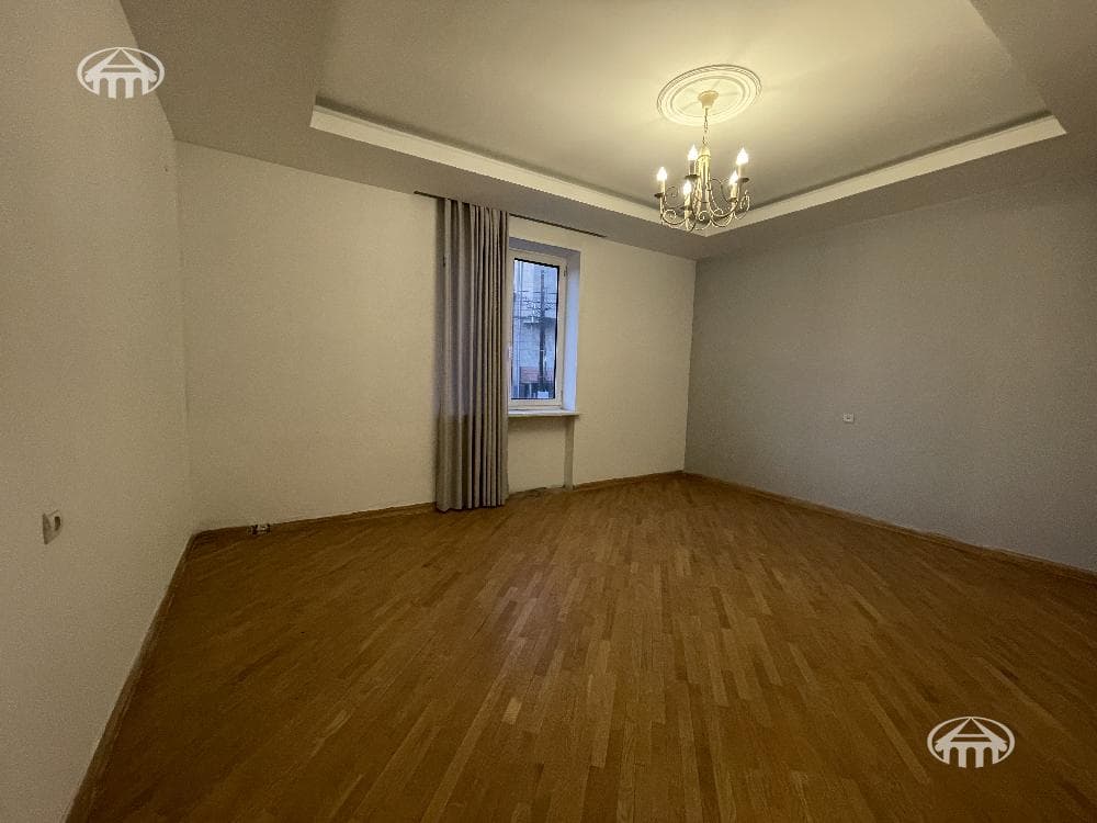 Особняк · 685 м² · Арабкир
