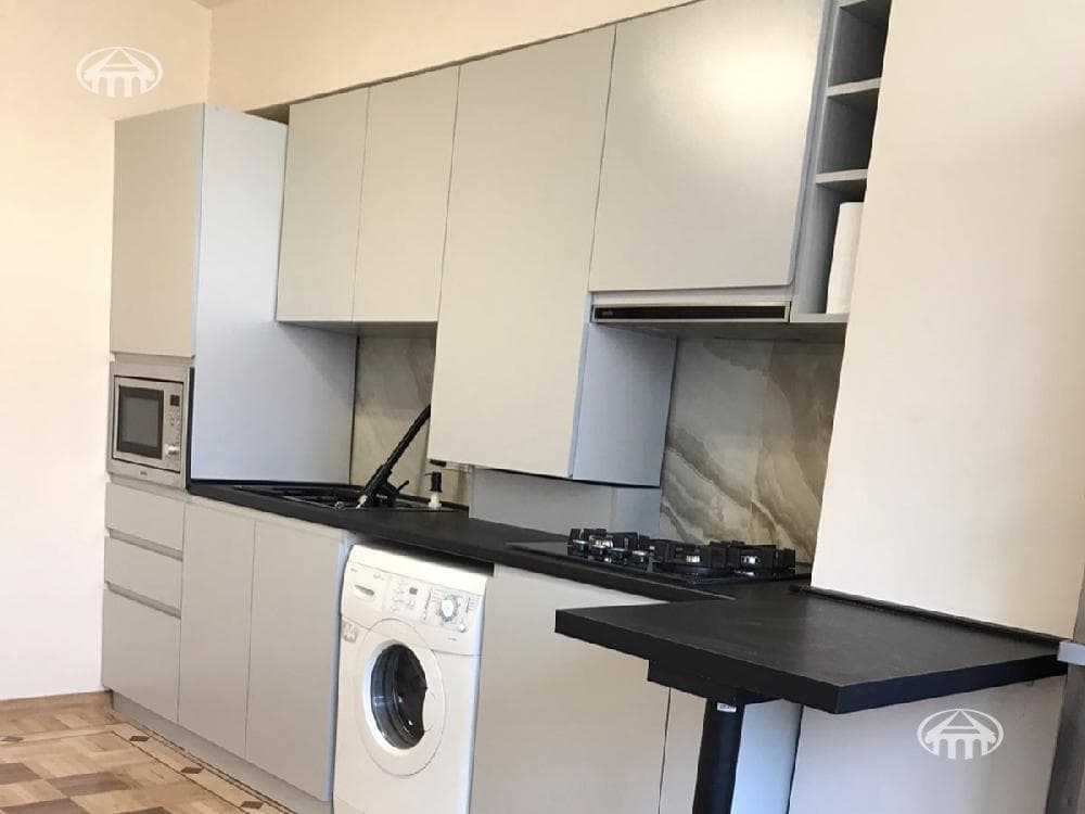 Apartment · 2 rooms · 65 m² · Kentron