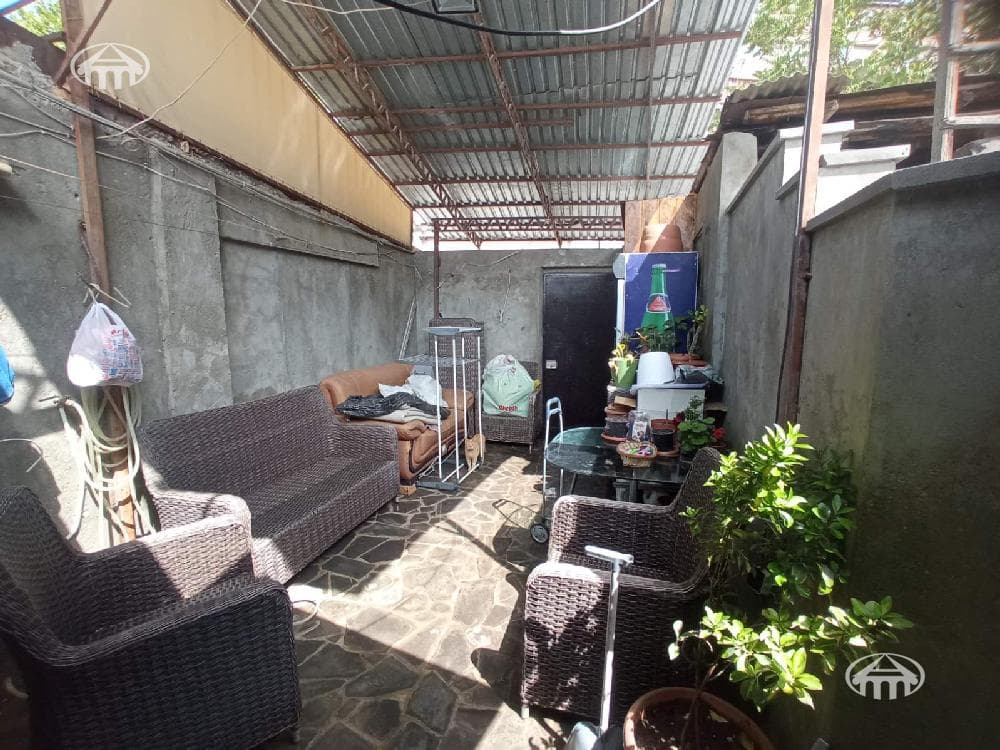 House · 3 rooms · 62 m² · Kentron