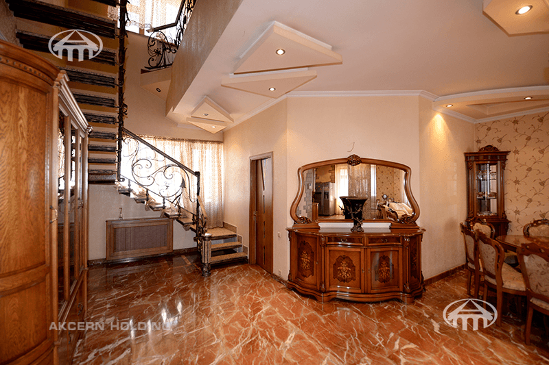 Квартира · 5 комн. · 210 м² · Кентрон