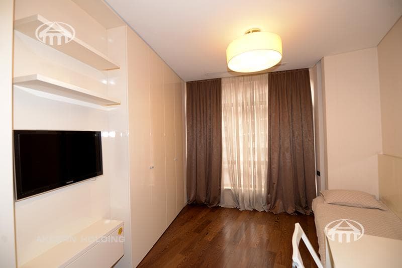 Apartment · 4 rooms · 169 m² · Kentron