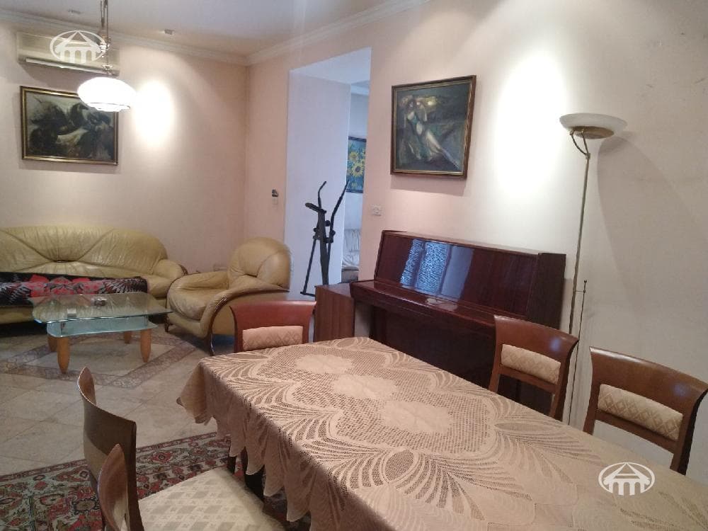 Квартира · 3 комн. · 107 м² · Кентрон