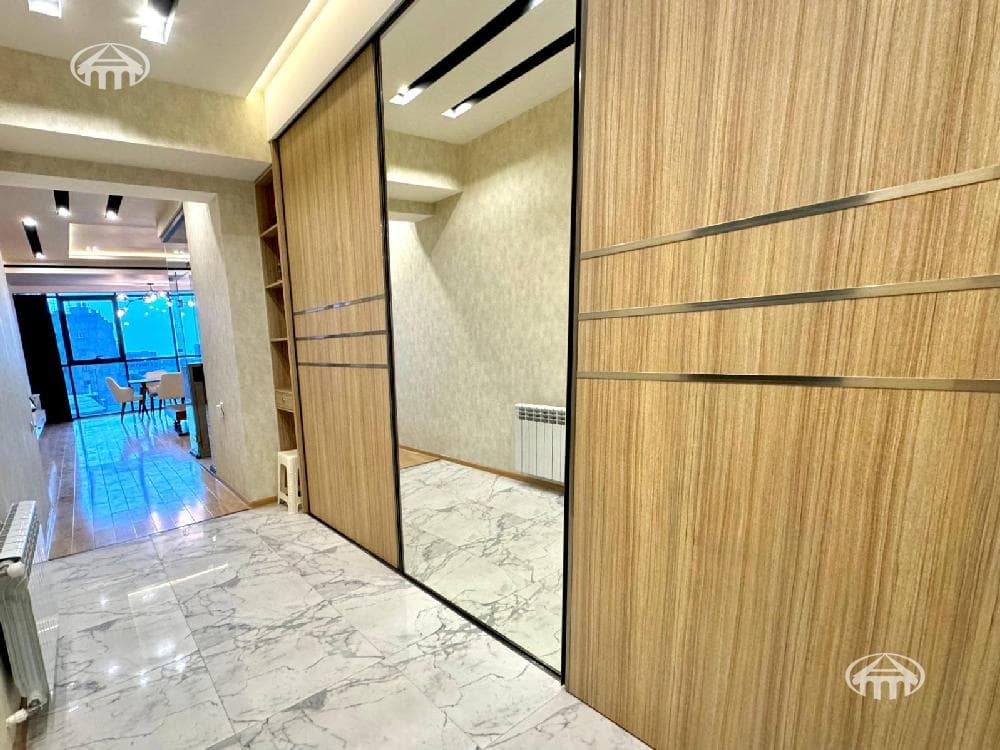 Квартира · 3 комн. · 98 м² · Кентрон