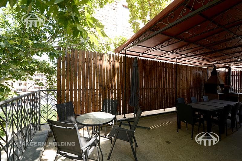 Apartment · 4 rooms · 254 m² · Kentron