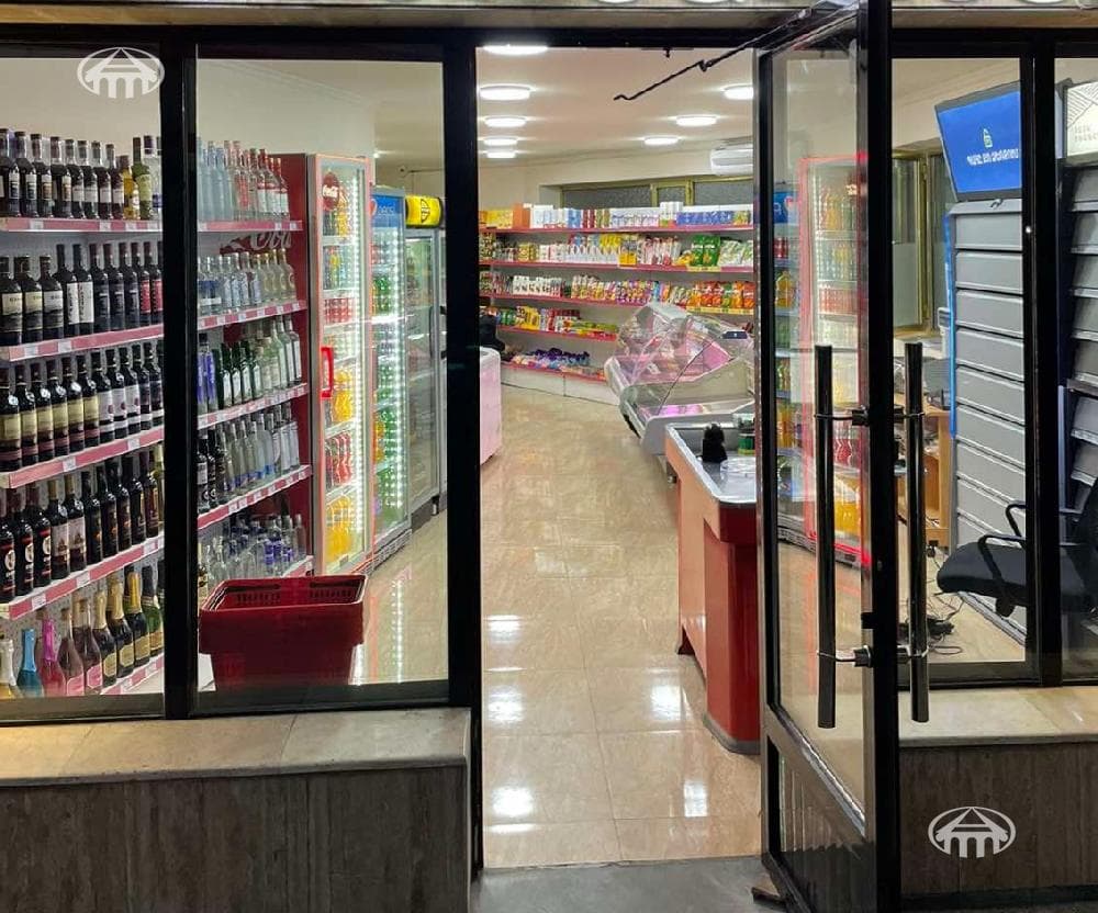 Խանութ · 70 մ² · Կենտրոն