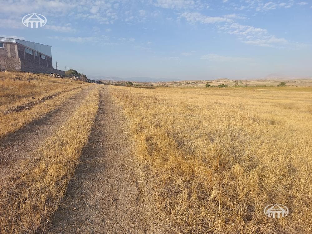 Land · 6,000 m² · Zovuni