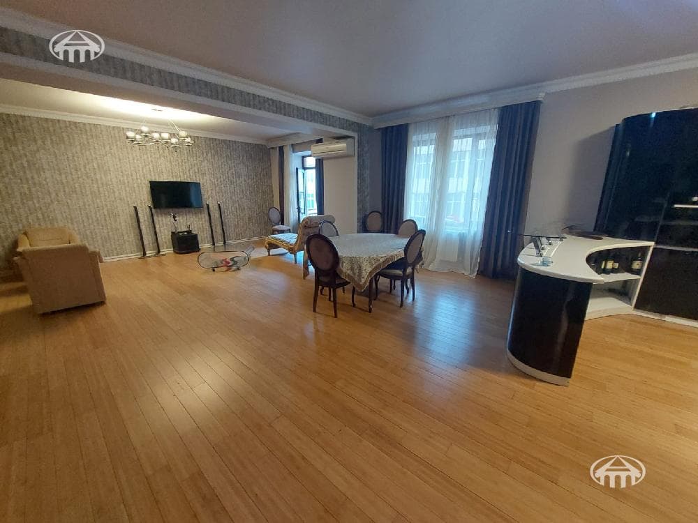 Apartment · 3 rooms · 129 m² · Kentron — photo 6 / 12