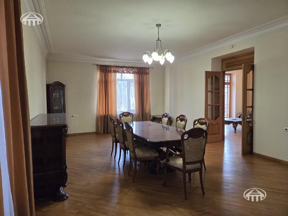 Дом · 6 комн. · 540 м² · Арабкир