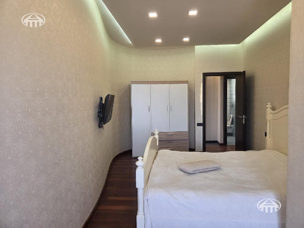 Квартира · 3 комн. · 130 м² · Кентрон