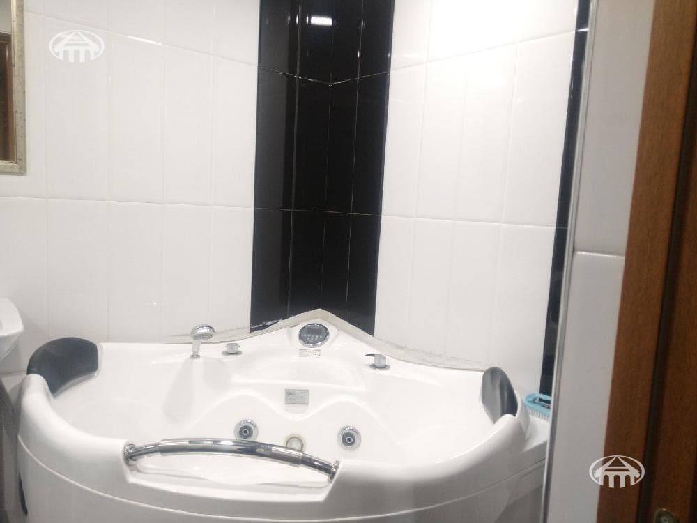 Apartment · 3 rooms · 83 m² · Kentron