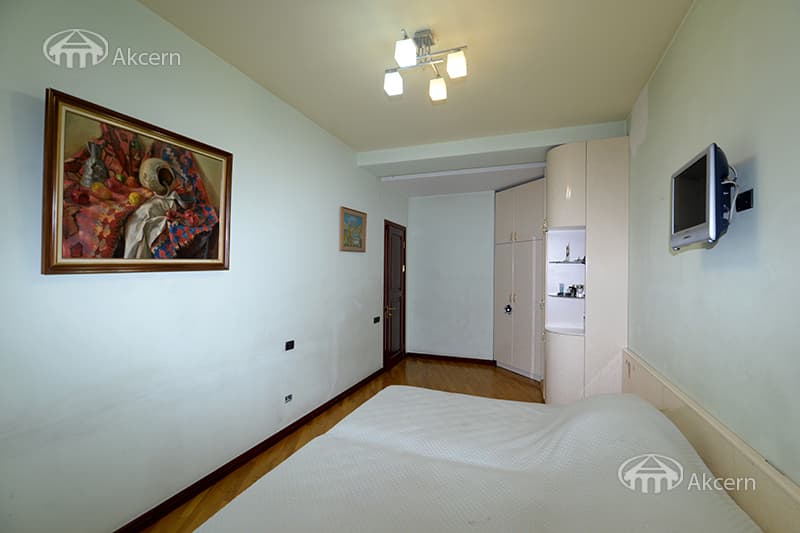 Квартира · 4 комн. · 127 м² · Кентрон