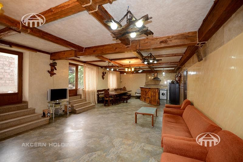 Особняк · 9 комн. · 650 м² · Аджапняк