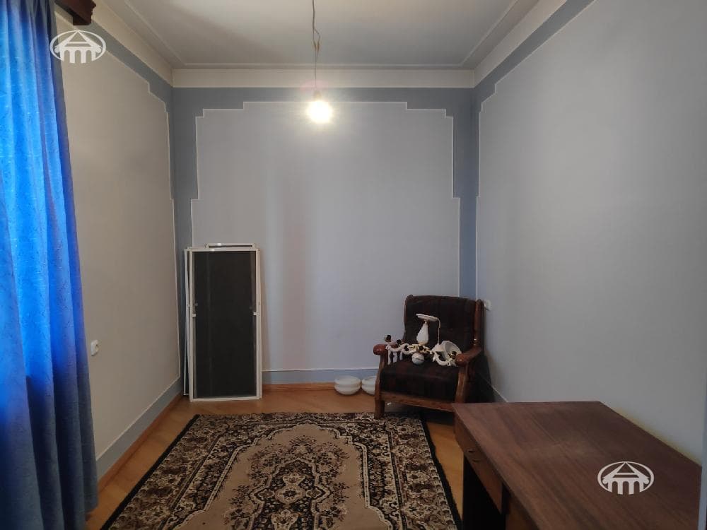 Mansion · 5 rooms · 300 m² · Arinj