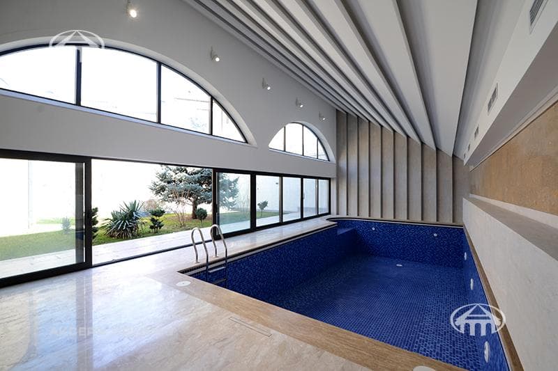 Mansion · 6 rooms · 1,022 m² · Kentron