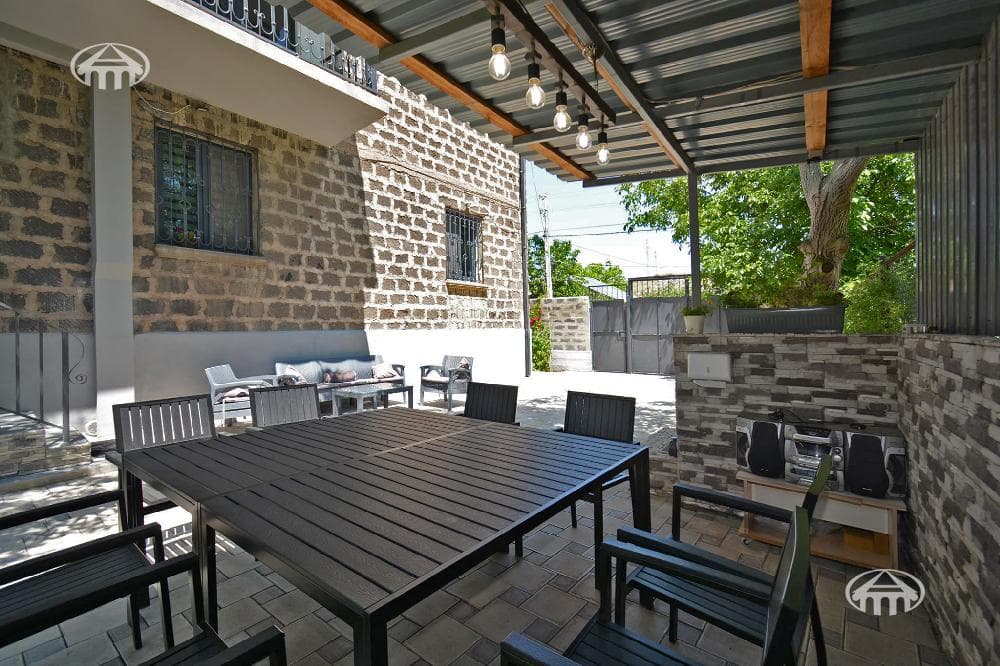 Особняк · 4 комн. · 272 м² · Птгни