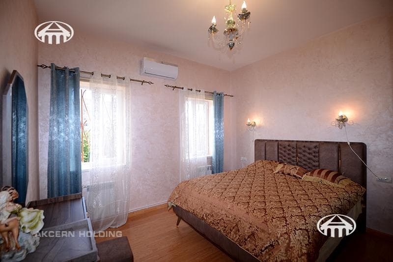 Особняк · 5 комн. · 240 м² · Давташен