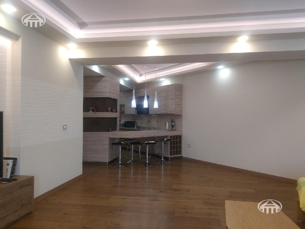 Квартира · 3 комн. · 140 м² · Кентрон