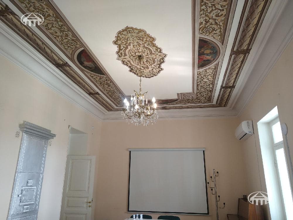 Գրասենյակ · 218 մ² · Կենտրոն