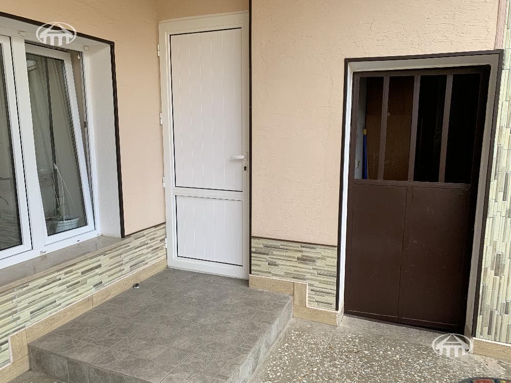 House · 4 rooms · 256 m² · Ajapnyak