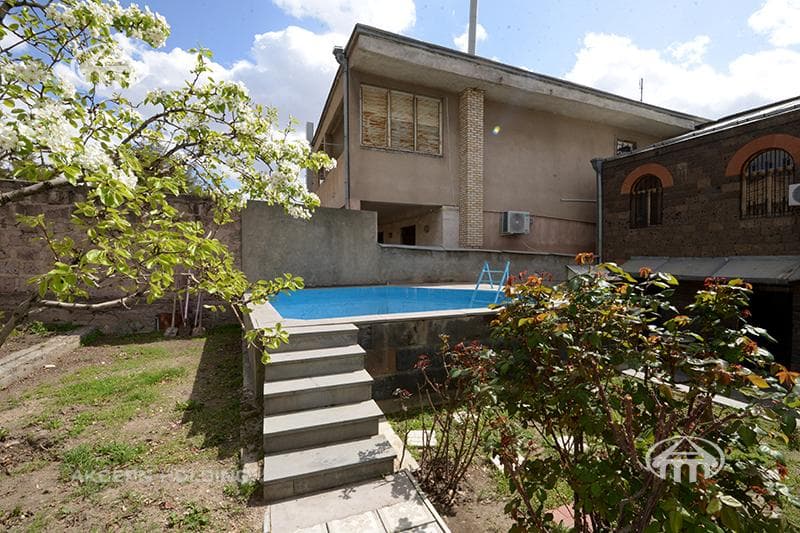 House · 5 rooms · 220 m² · Arabkir