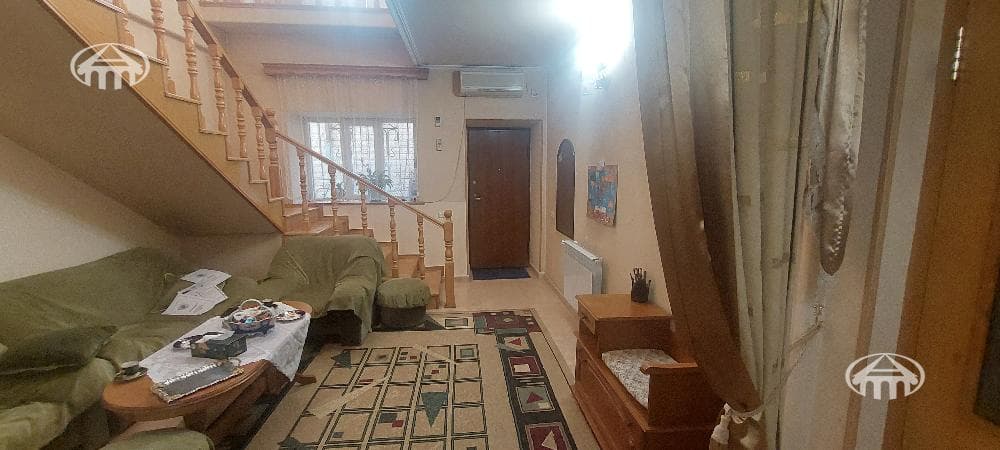House · 4 rooms · 238 m² · Erebuni