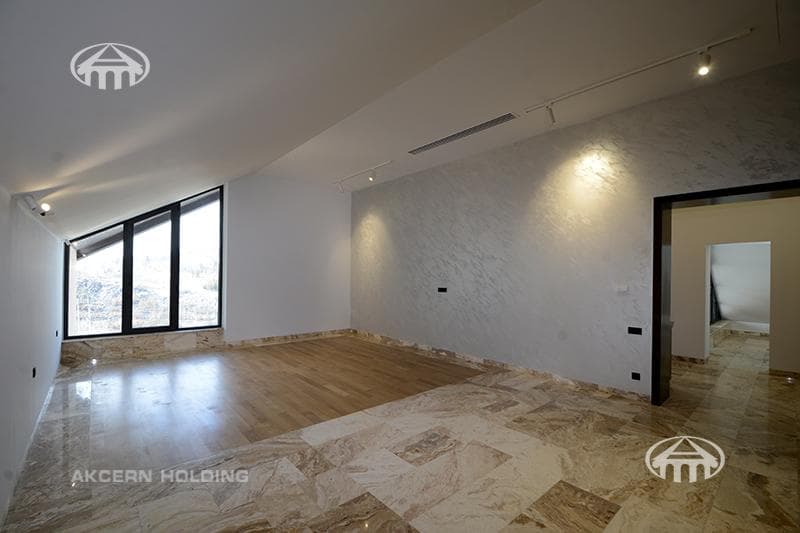 Mansion · 6 rooms · 1,022 m² · Kentron