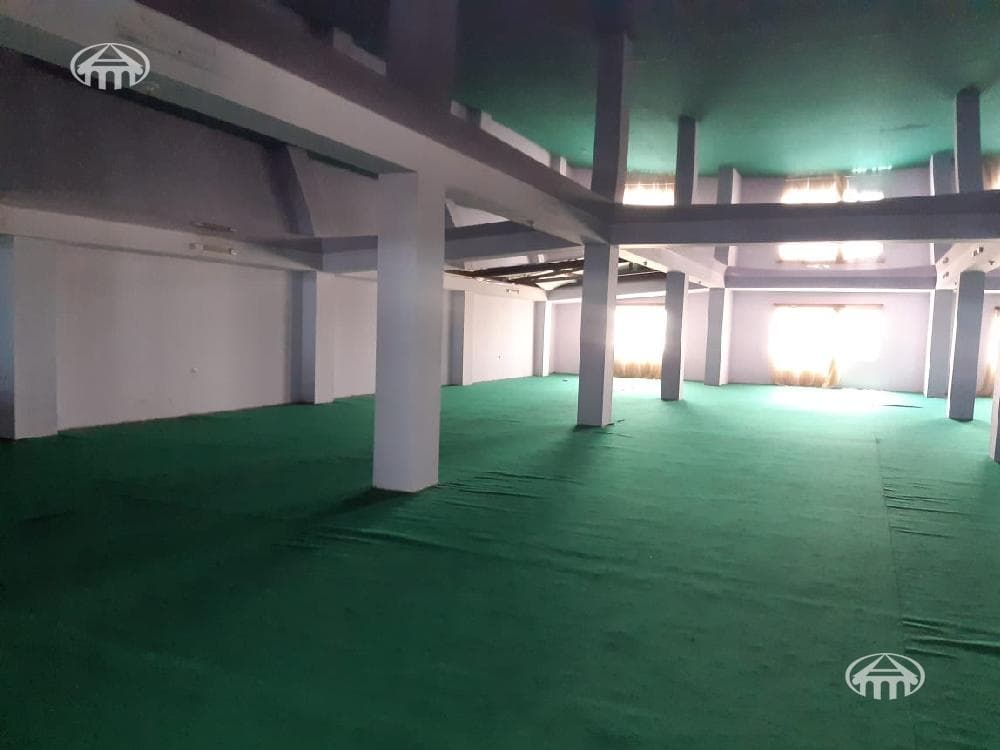 Retail · 3,376 m² · Parakar