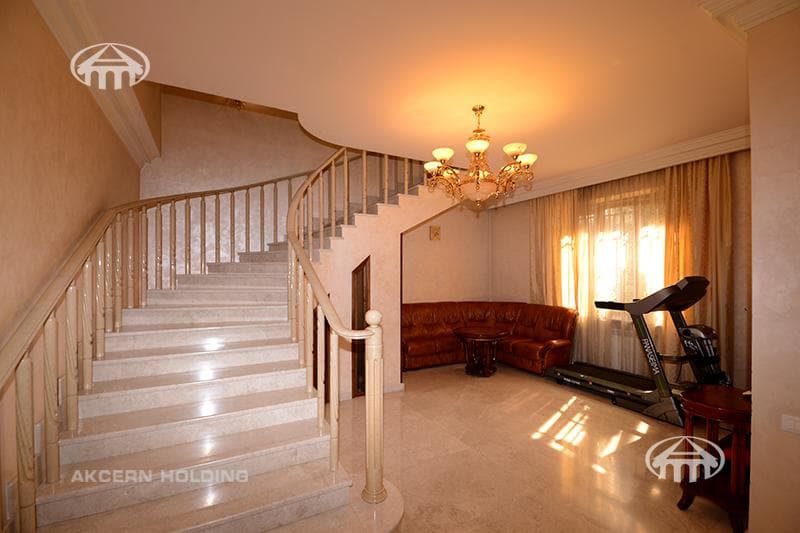 Առանձնատուն · 6 սեն. · 360 մ² · Էրեբունի