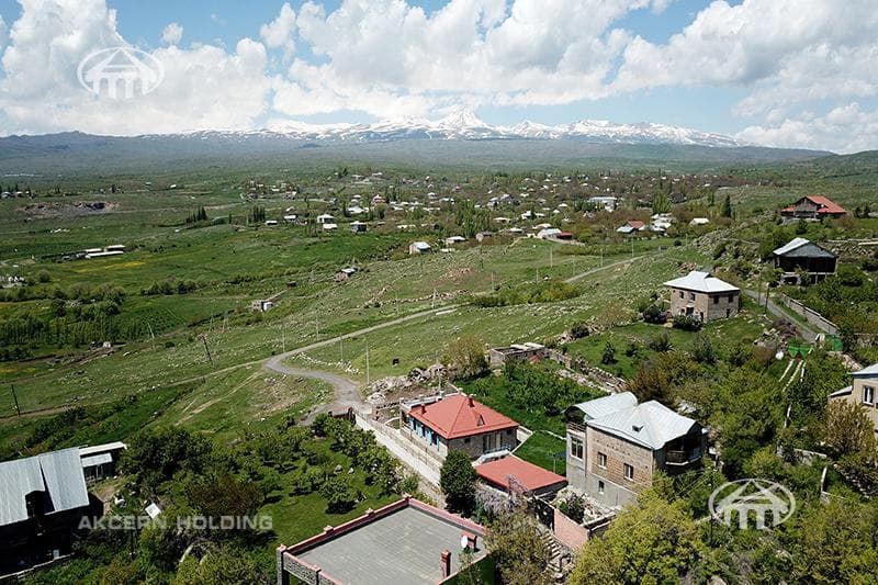 Mansion · 4 rooms · 244 m² · Saghmosavan
