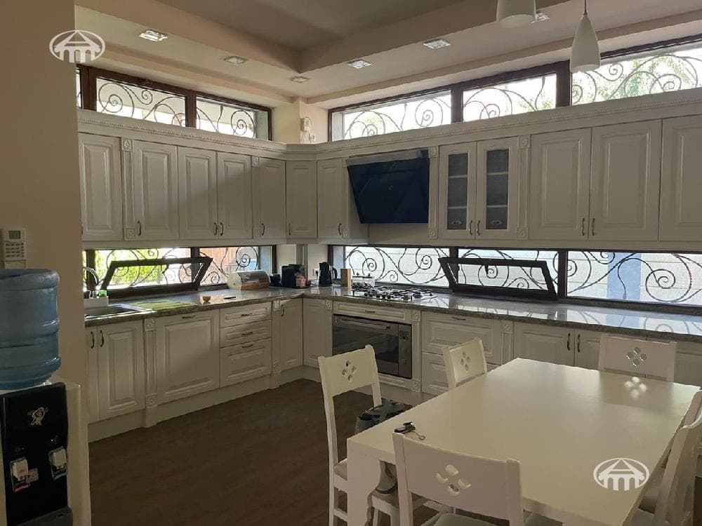 Mansion · 5 rooms · 314 m² · Ptgni