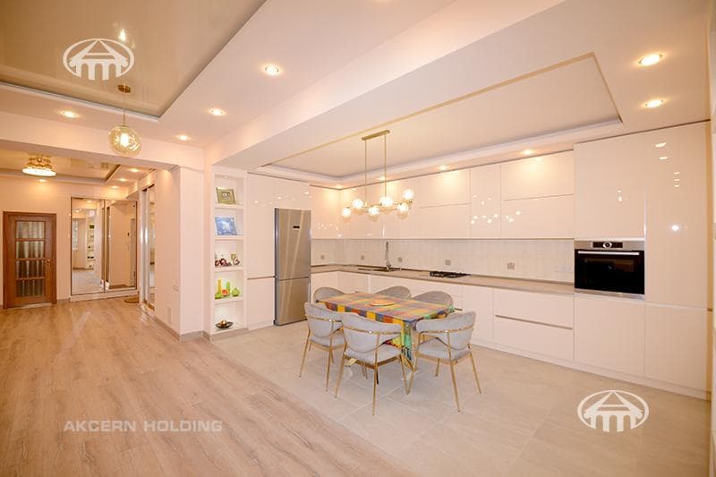 Apartment · 3 rooms · 135 m² · Kentron