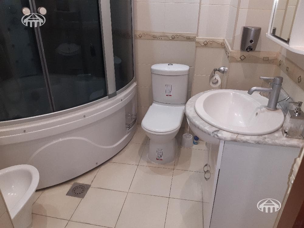 Квартира · 3 комн. · 100 м² · Кентрон