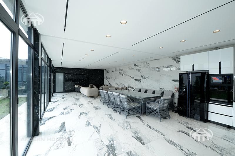 Mansion · 6 rooms · 334 m² · v. Arinj